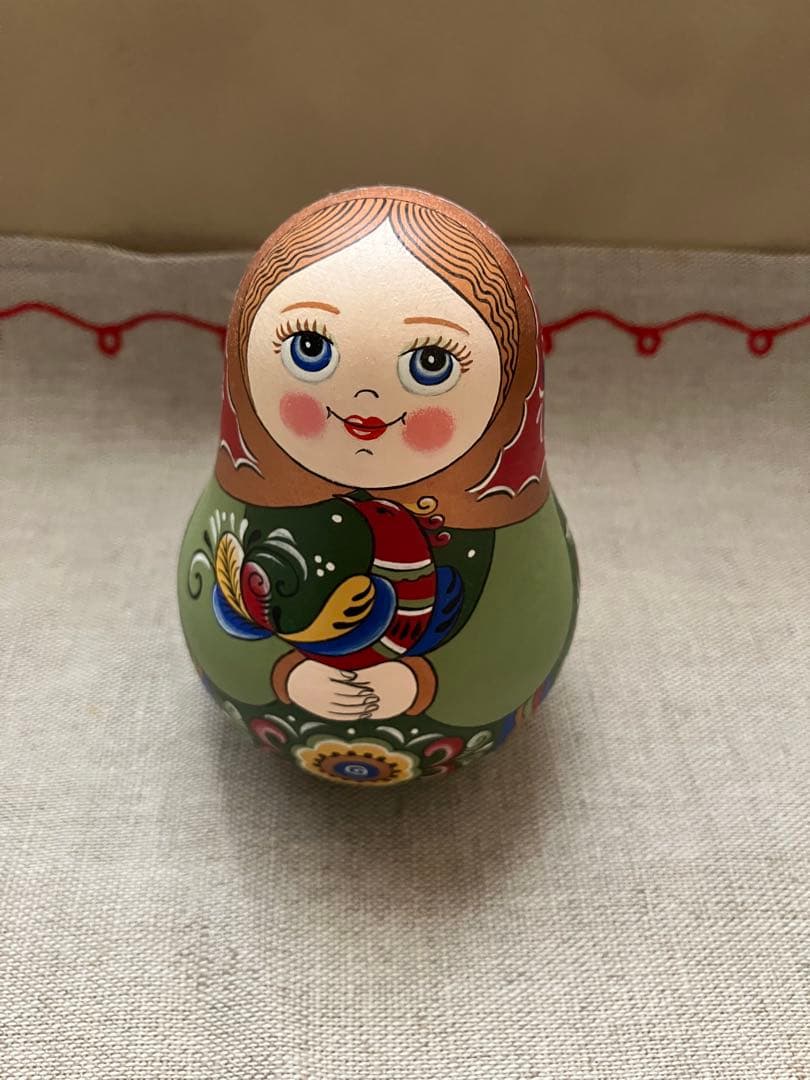 オリガ・ザバイキナさんの起き上がりこぼし