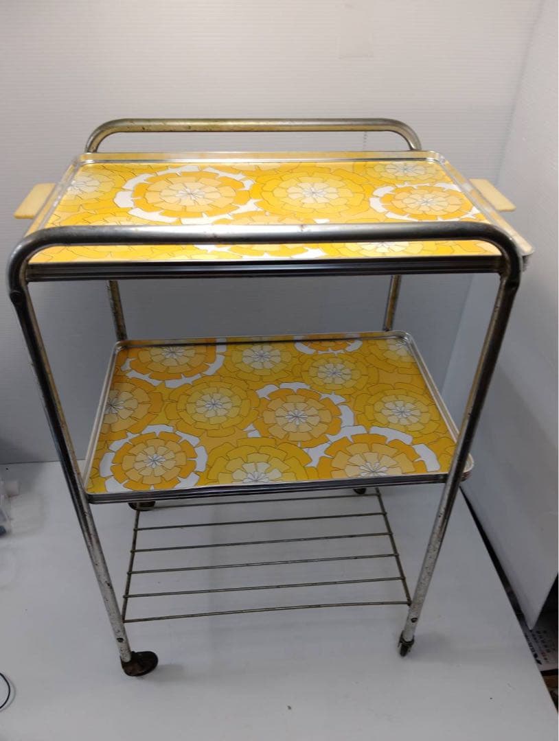 ​G1924 昭和レトロ 3段 キッチンワゴン / 花柄 70年代 キャスター付
