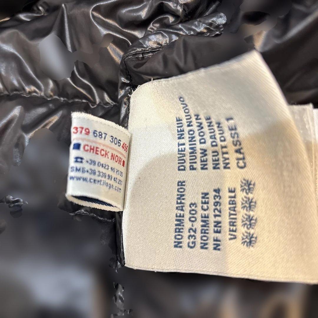 MONCLER ブラック ダウンジャケット