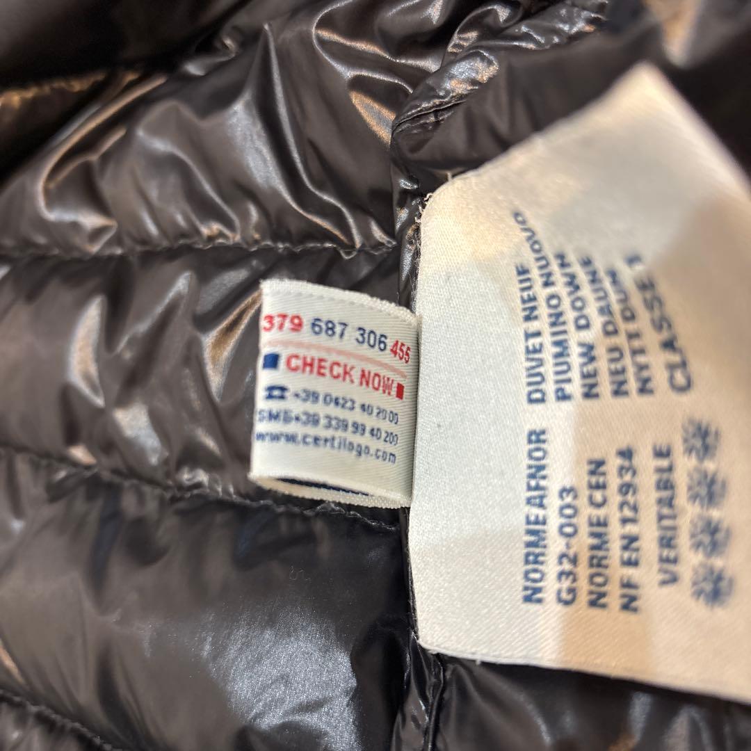 MONCLER ブラック ダウンジャケット