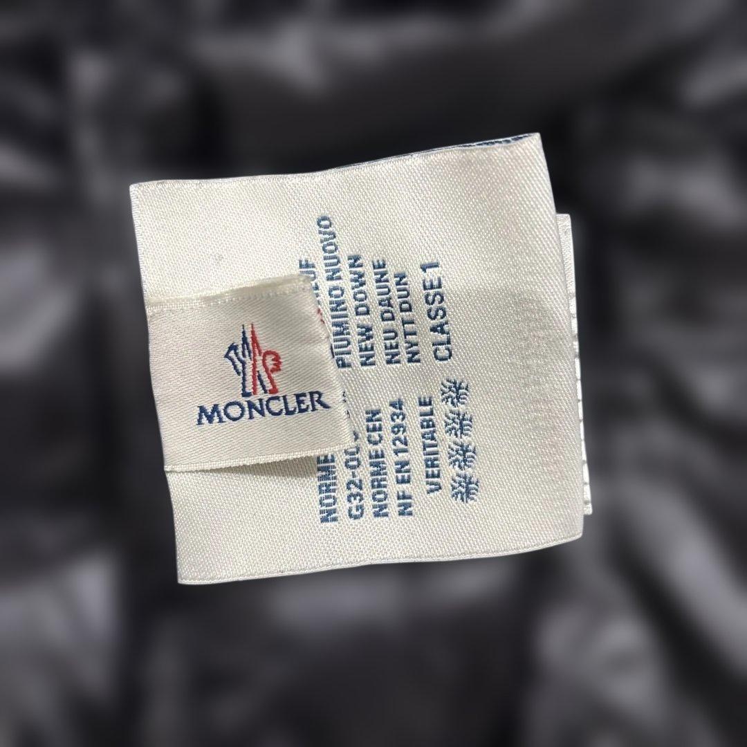 MONCLER ブラック ダウンジャケット