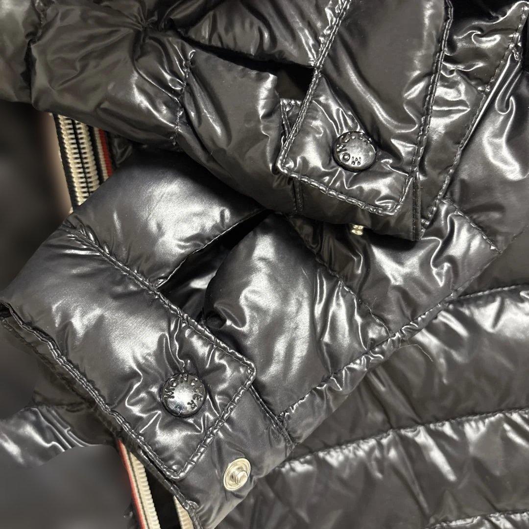 MONCLER ブラック ダウンジャケット