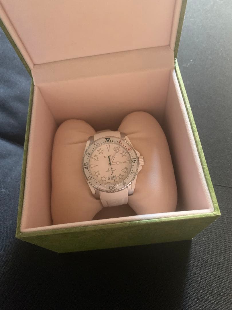 GUCCI ホワイトラバーベルト 時計