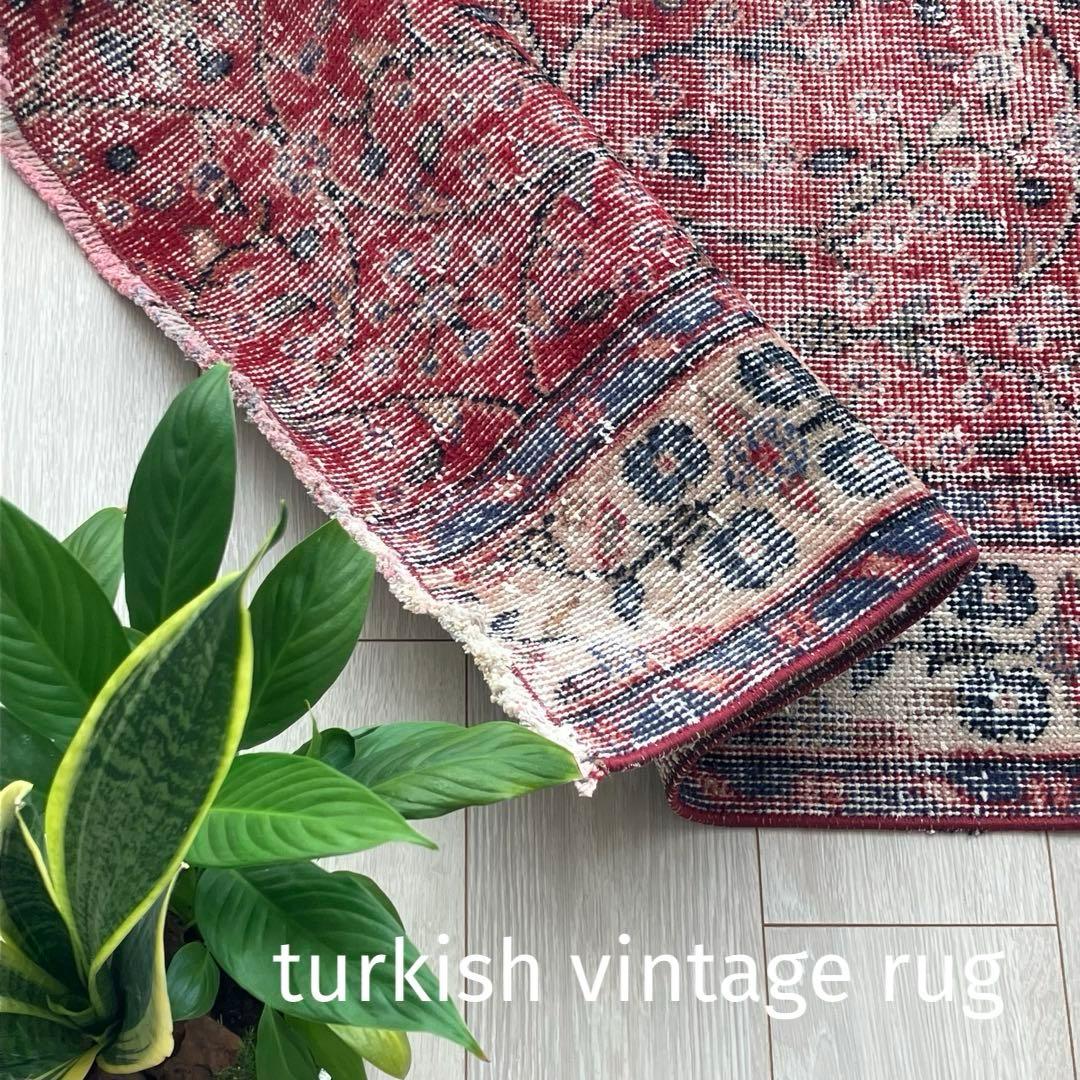 レッド64×222フローラル　ミルキー　ランナー　ロング　トルコヴィンテージラグ