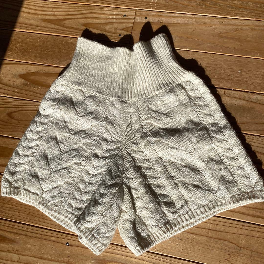 ケーブル編みアイボリーショートパンツ Mサイズ