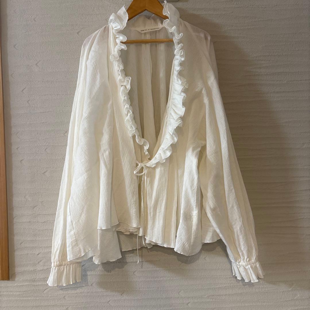 ビームスボーイ×トリト★別注アシメフリルブラウス　T2607