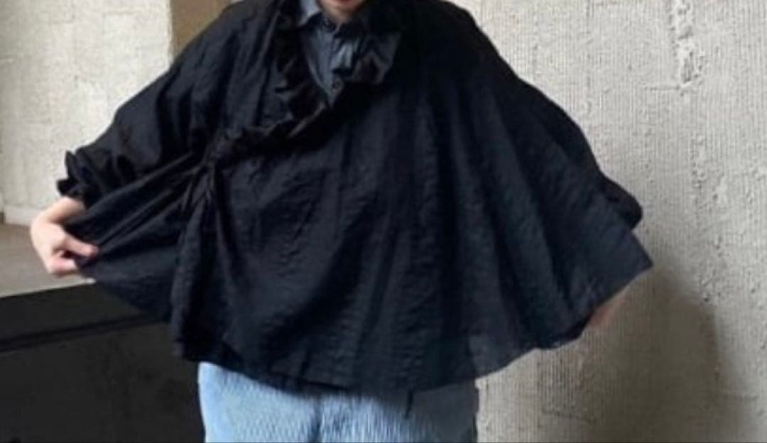 ビームスボーイ×トリト★別注アシメフリルブラウス　T2607