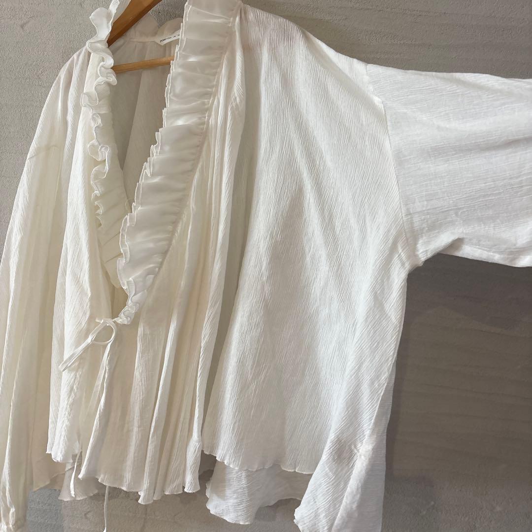 ビームスボーイ×トリト★別注アシメフリルブラウス　T2607