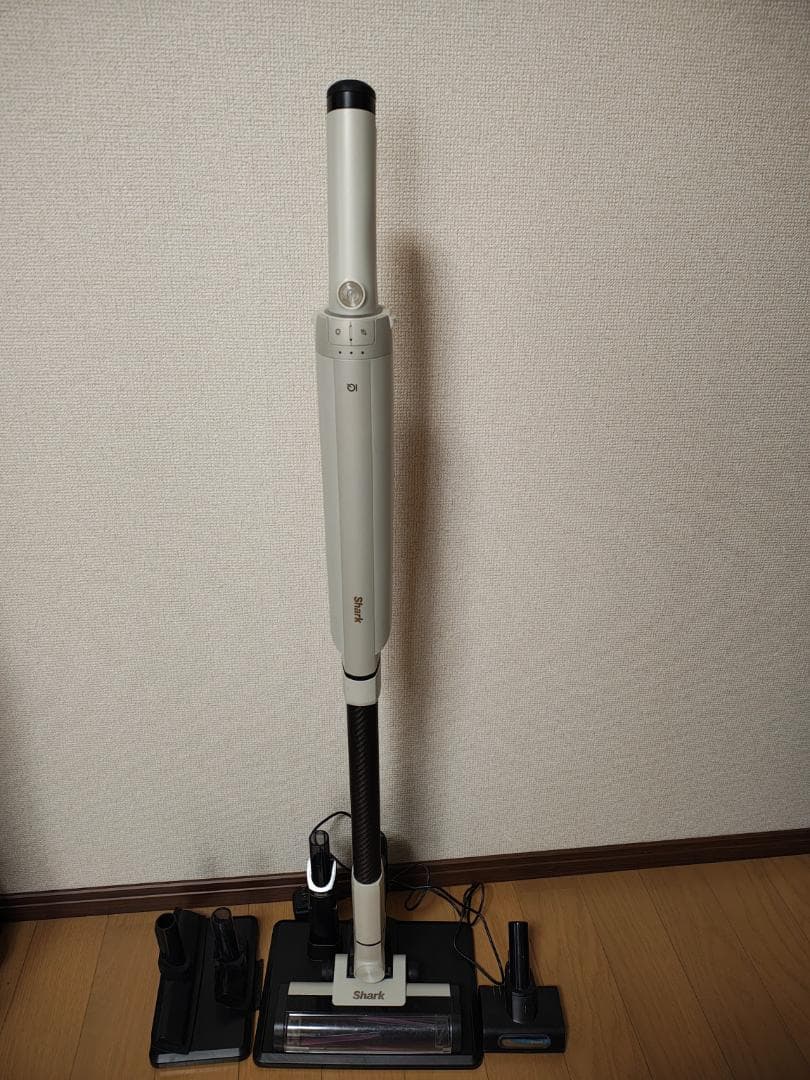 シャーク★コードレスクリーナー★LC200JIV★バッテリー新品と同等★