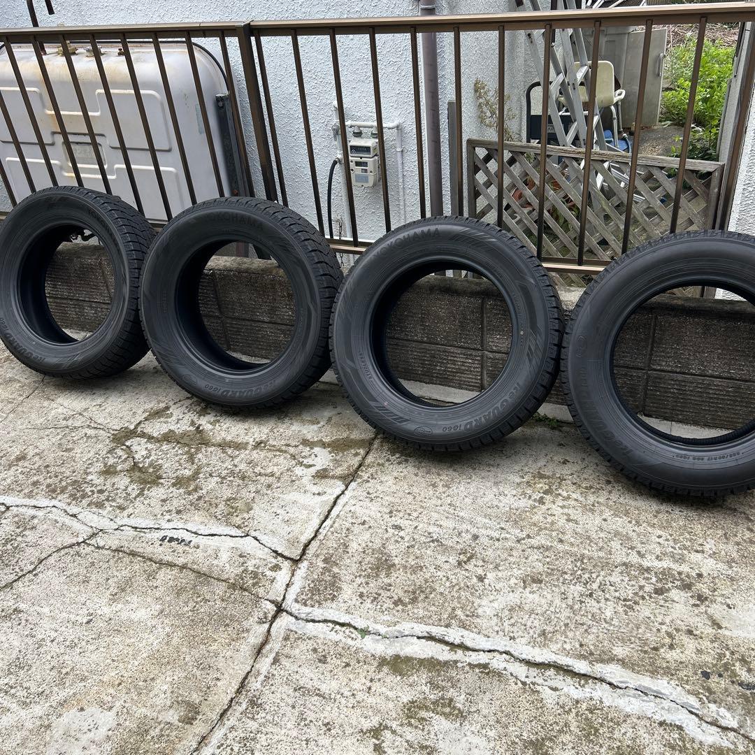 スタッドレスタイヤ225/60/17 2022年製　34週