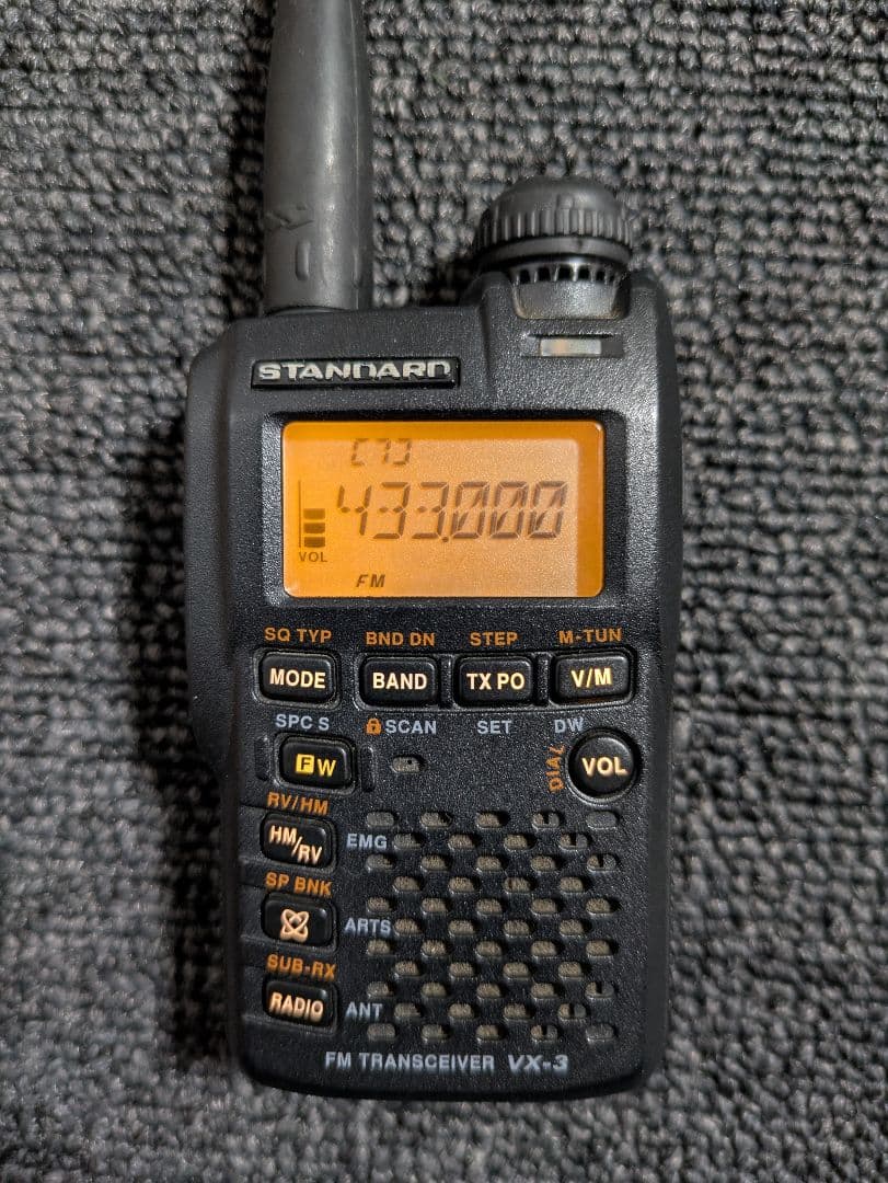 YAESU VX-3 144/430 MHz　デュアルバンドトランシーバー