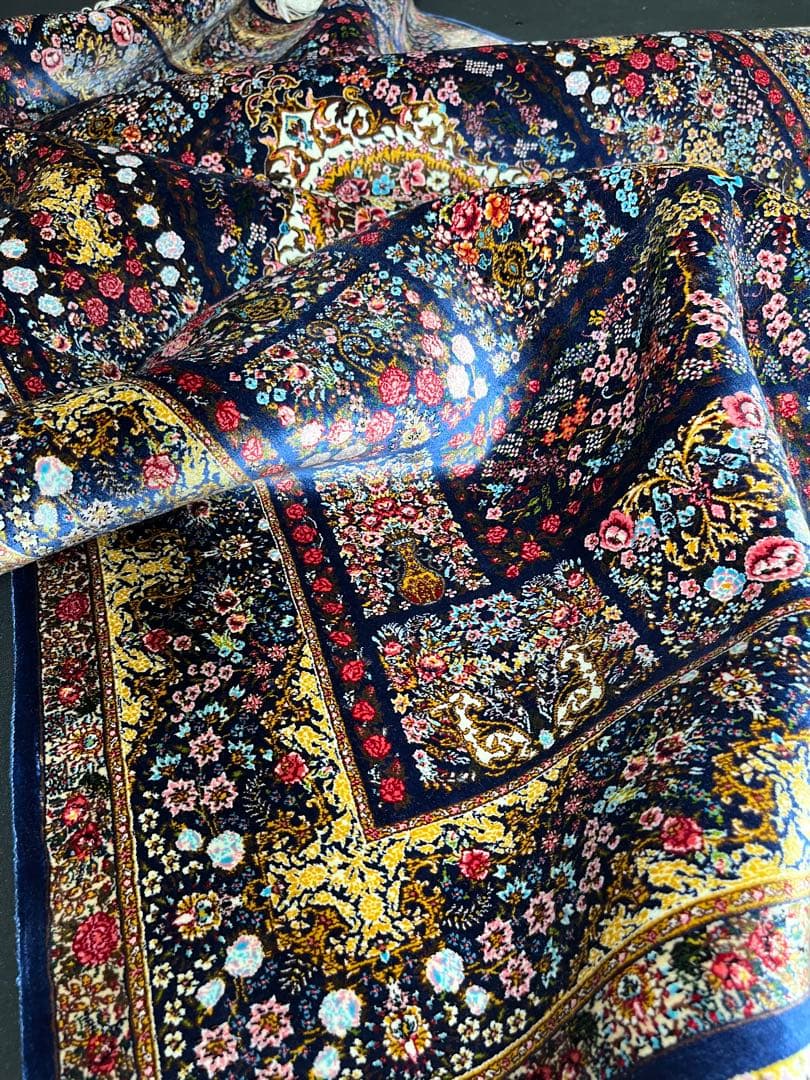 最高級 ペルシャ絨毯シルク イラン クム産 約216万ノット81×121cm