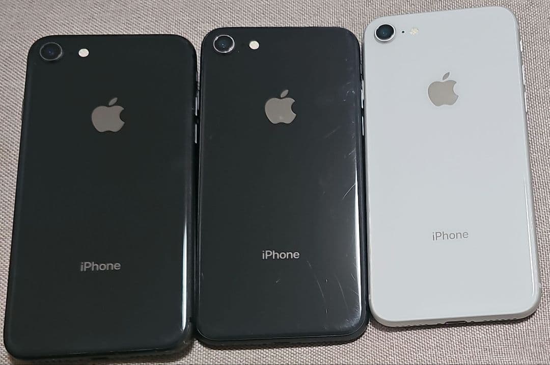 S*）様 iPhone 8 64GB 3台セット