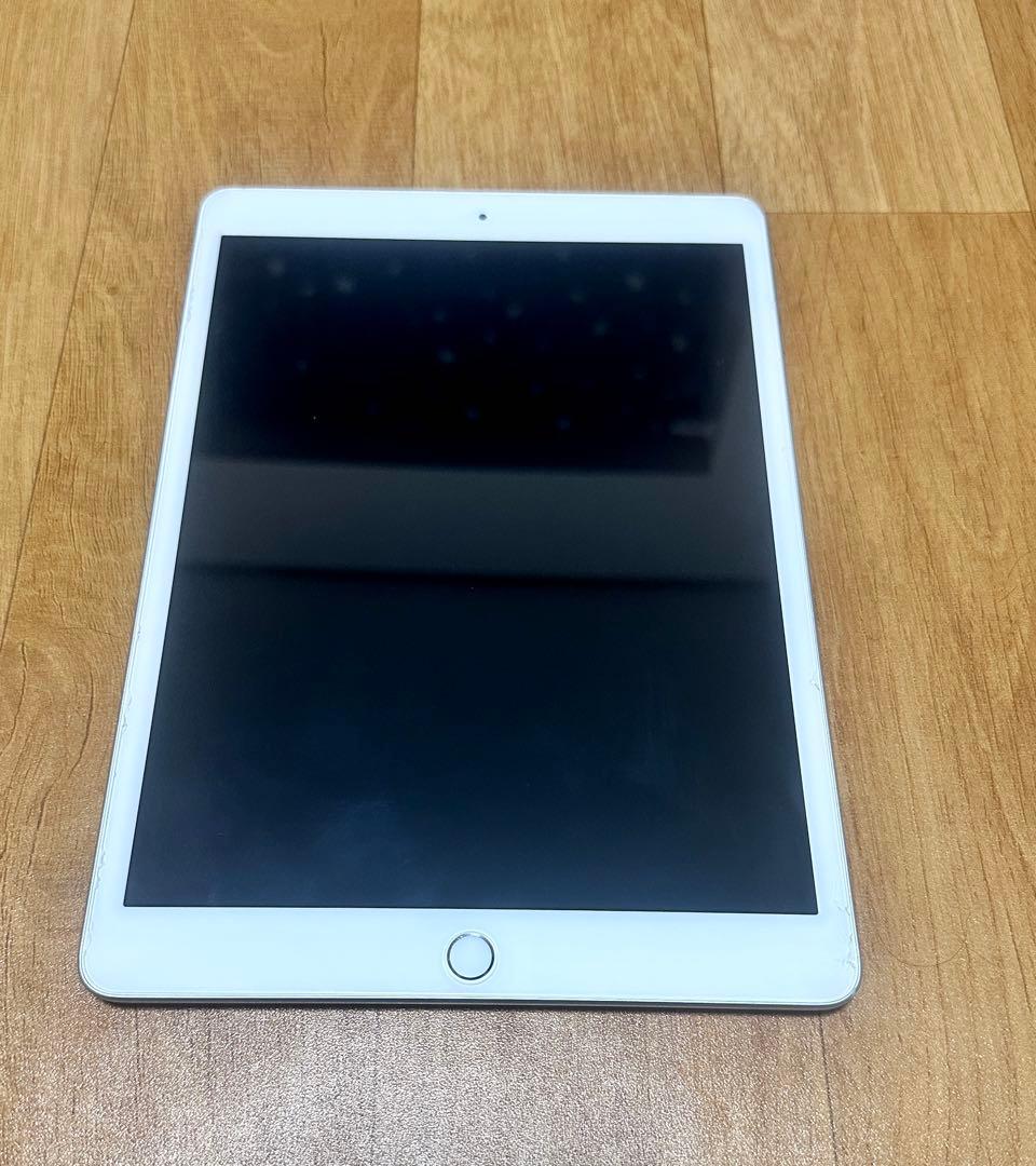 Apple iPad (第8世代) 128GB シルバー Wi-Fi本体のみ
