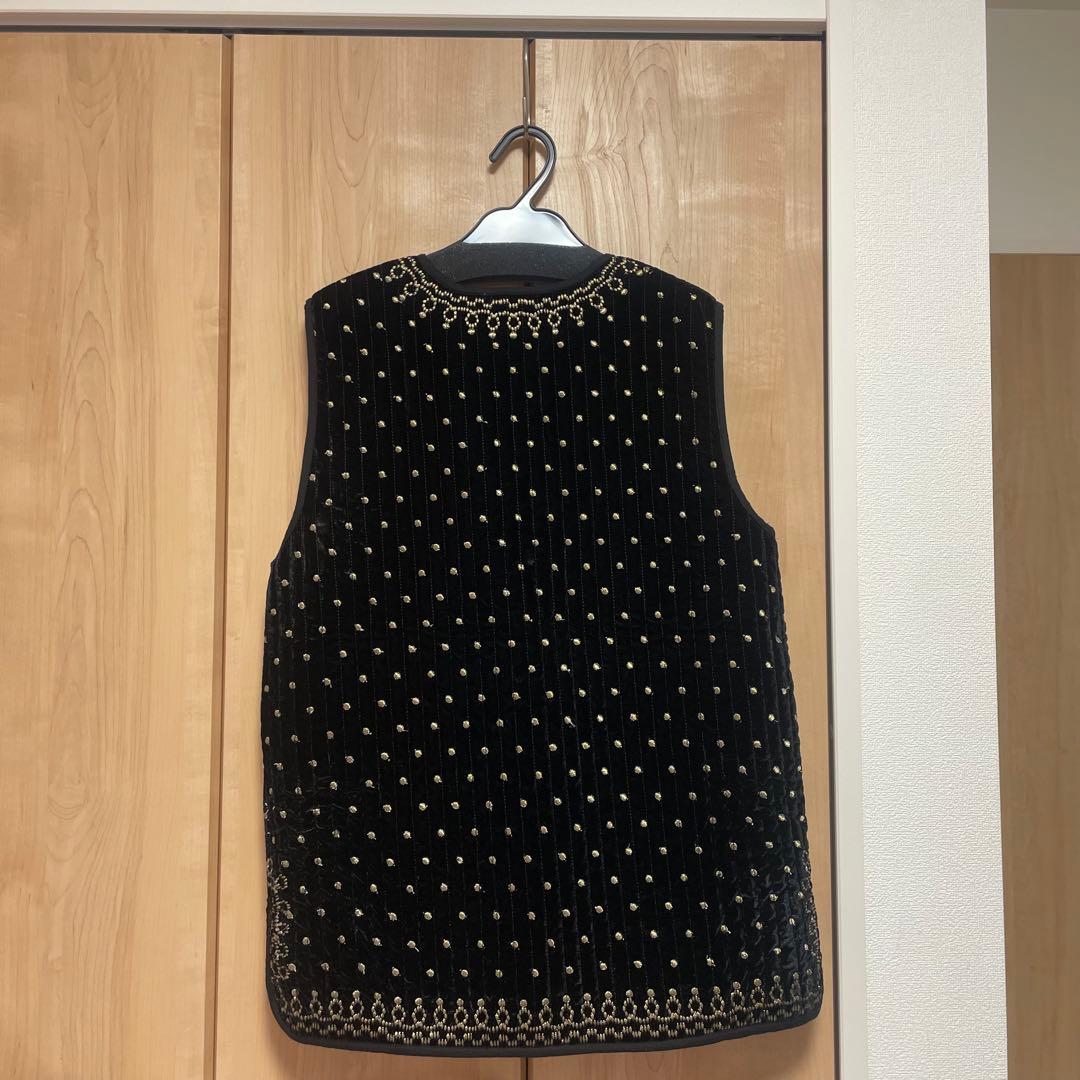ヤマダヤ新品　Ample ドット刺繍ベロアキルティングベスト