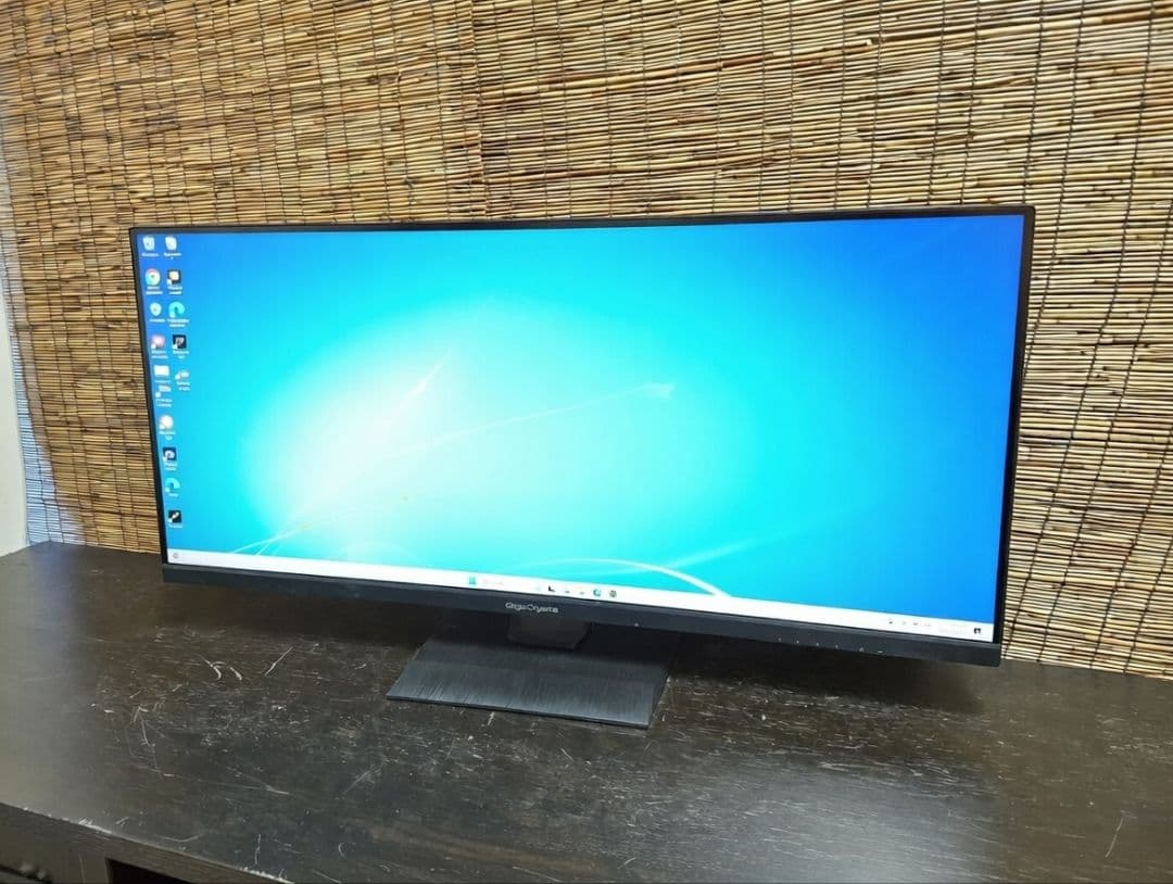 34型 ウルトラワイドディスプレイ GigaCrysta