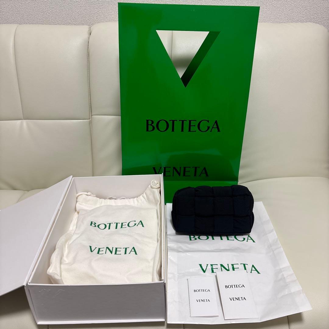 BOTTEGA VENETA （ボッテガ）カセットナイロンショルダーバッグ