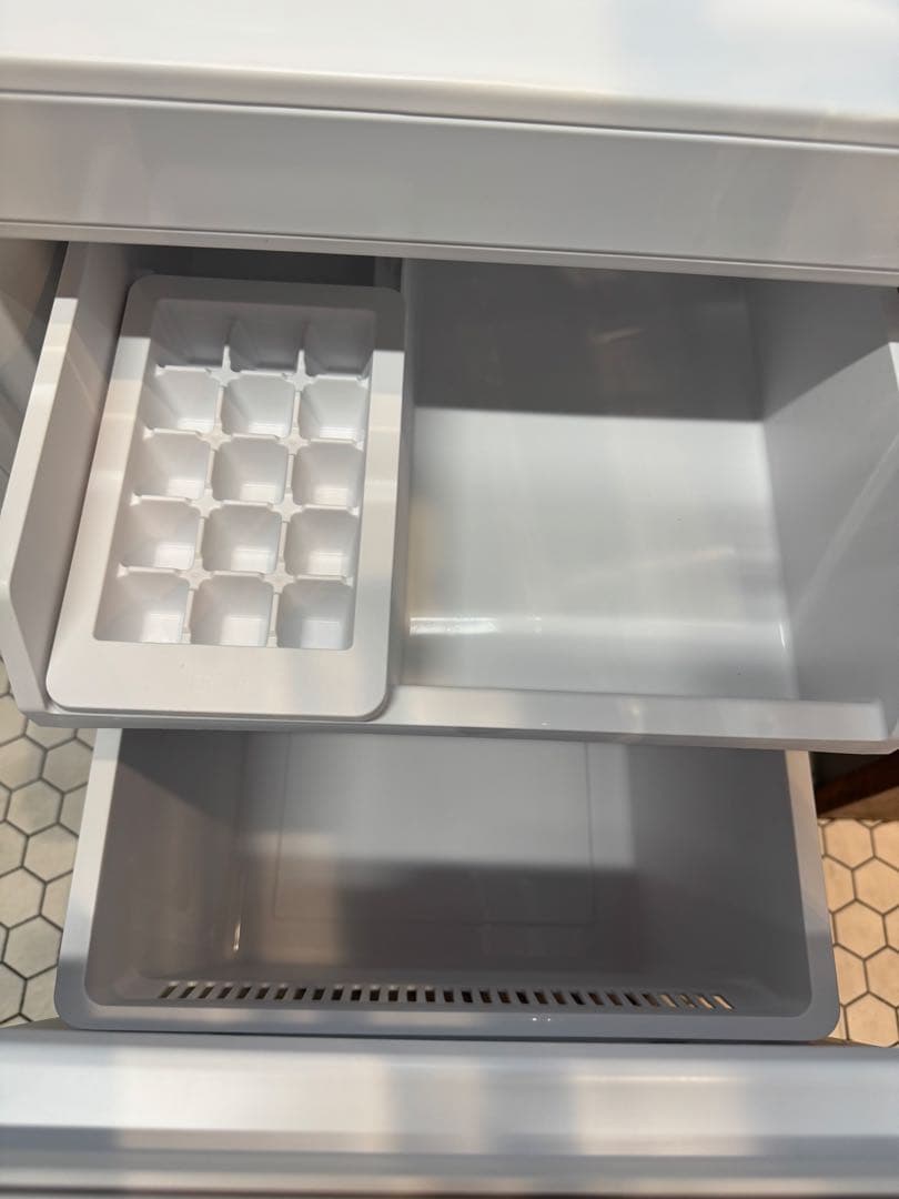 【美品】アクア冷蔵庫 135L AQR-14P 1人暮らし、小型