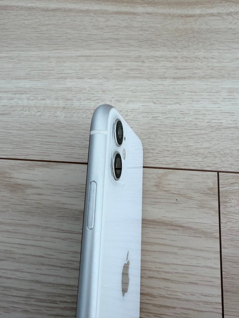 Apple iPhone 11 ホワイト 本体64GB simフリー