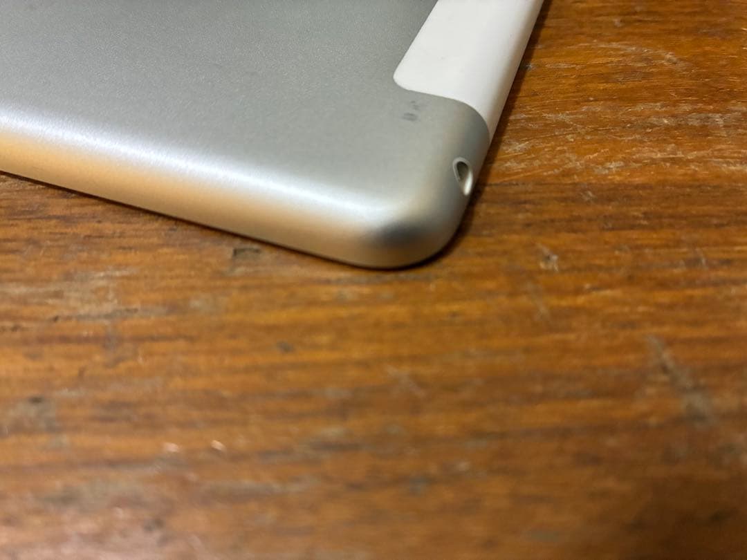 iPad 第8世代 WiFi+Celluler 32GB 動作確認済　シルバー