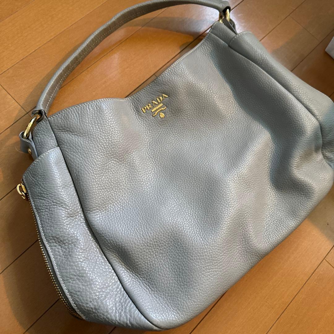 PRADA A4サイズ