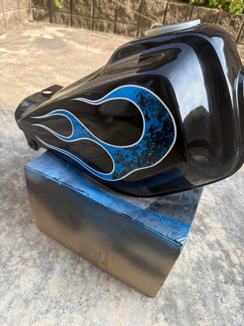 tw200 tw225 純正タンク　リペイント