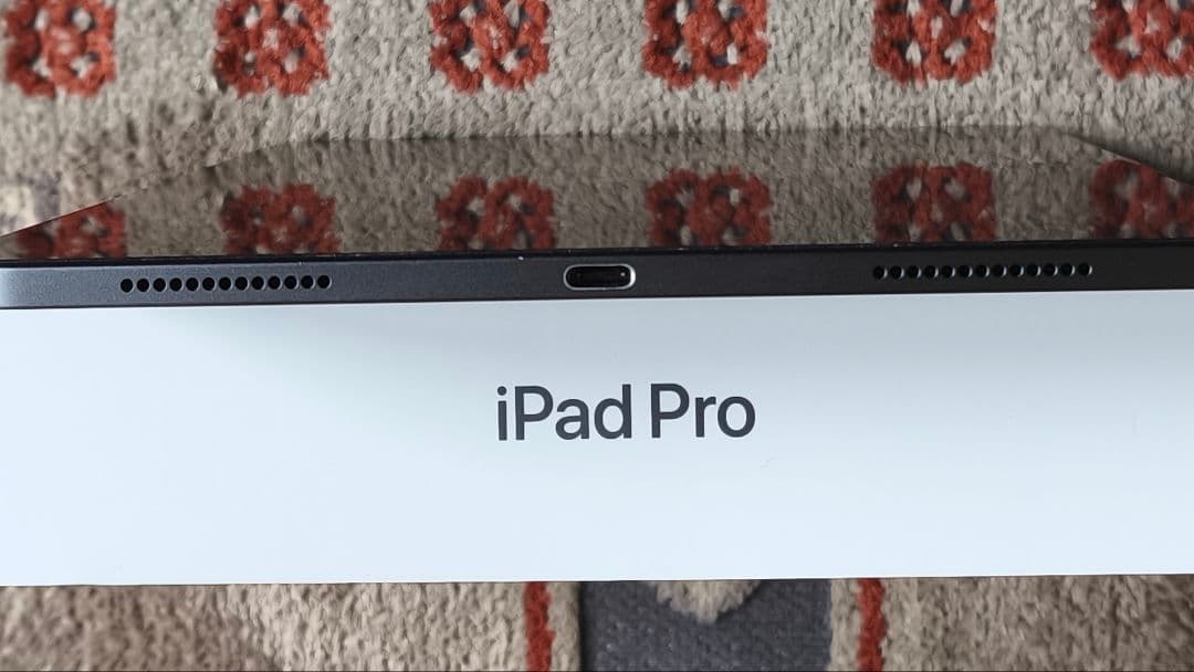 iPad Pro 128GB 11インチ(第二世代) カバー付