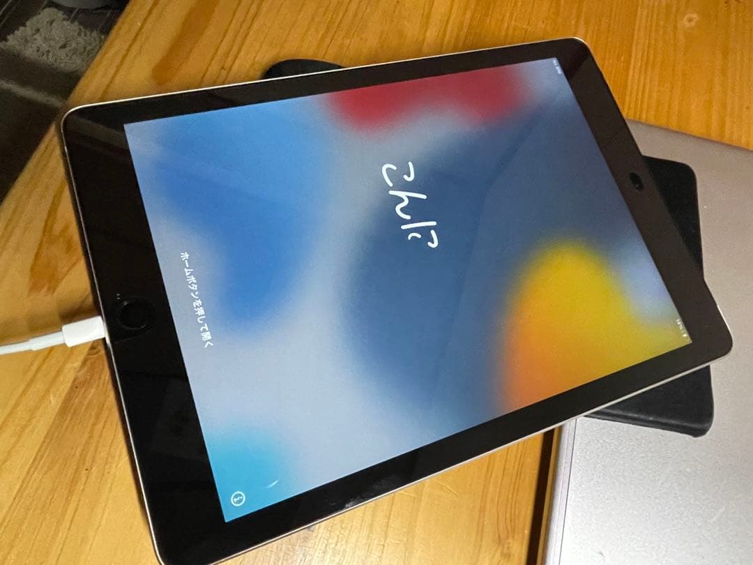 iPad Air2 9.7インチ シルバー セルラーモデル 64GB 動作確認済