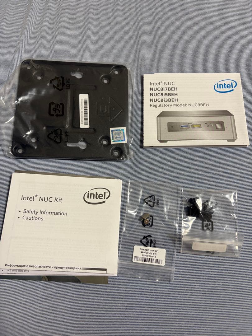 Intel NUC ミニPC NUC8I5BEK Windows11 