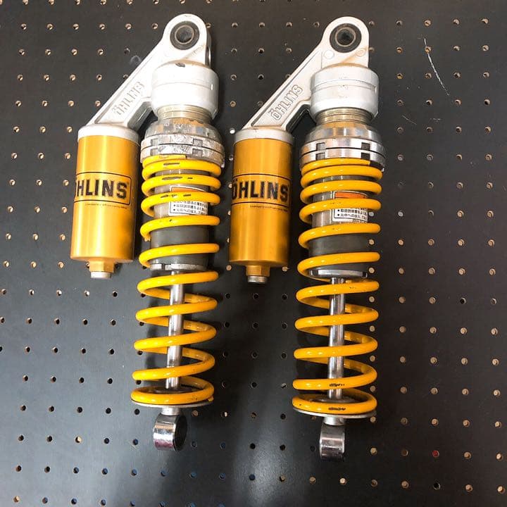 サスペンション　オーリンズ