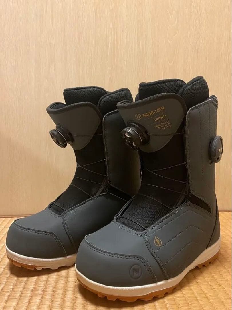 ナイデッカー　スノーボードブーツ　レディース　22.5cm