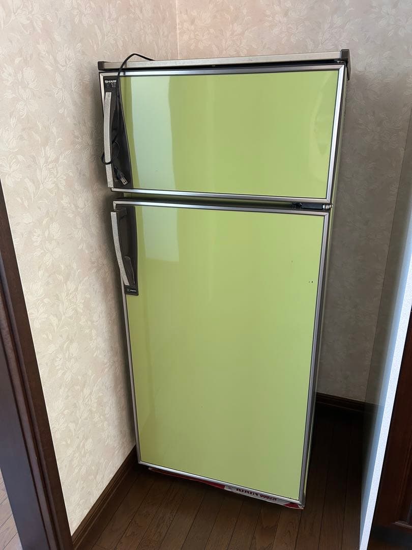 1984年シャープ製レトロ冷蔵庫