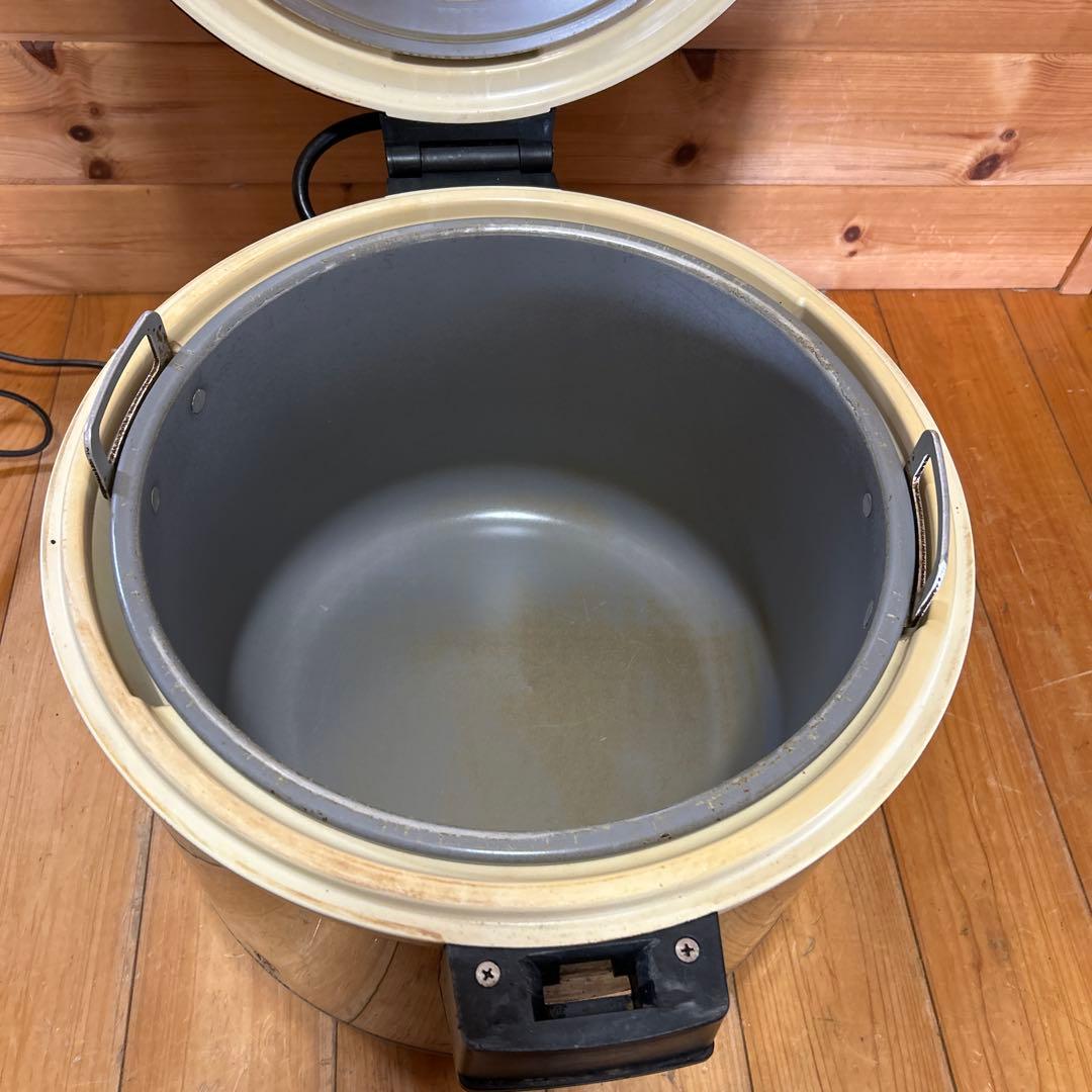 Zojirushi 象印、炊飯器、業務用￼ステンレス炊飯器