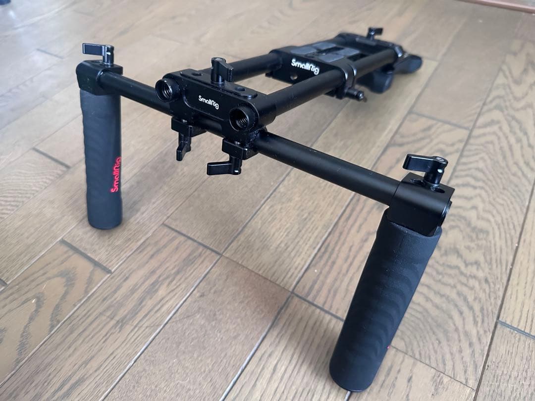SmallRig ベーシックショルダーリグキット　デュアルハンドグリップ付き