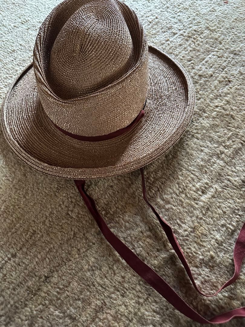 ベージュ ストロー 麦わら帽子 赤いリボン付き　chisaki チサキ