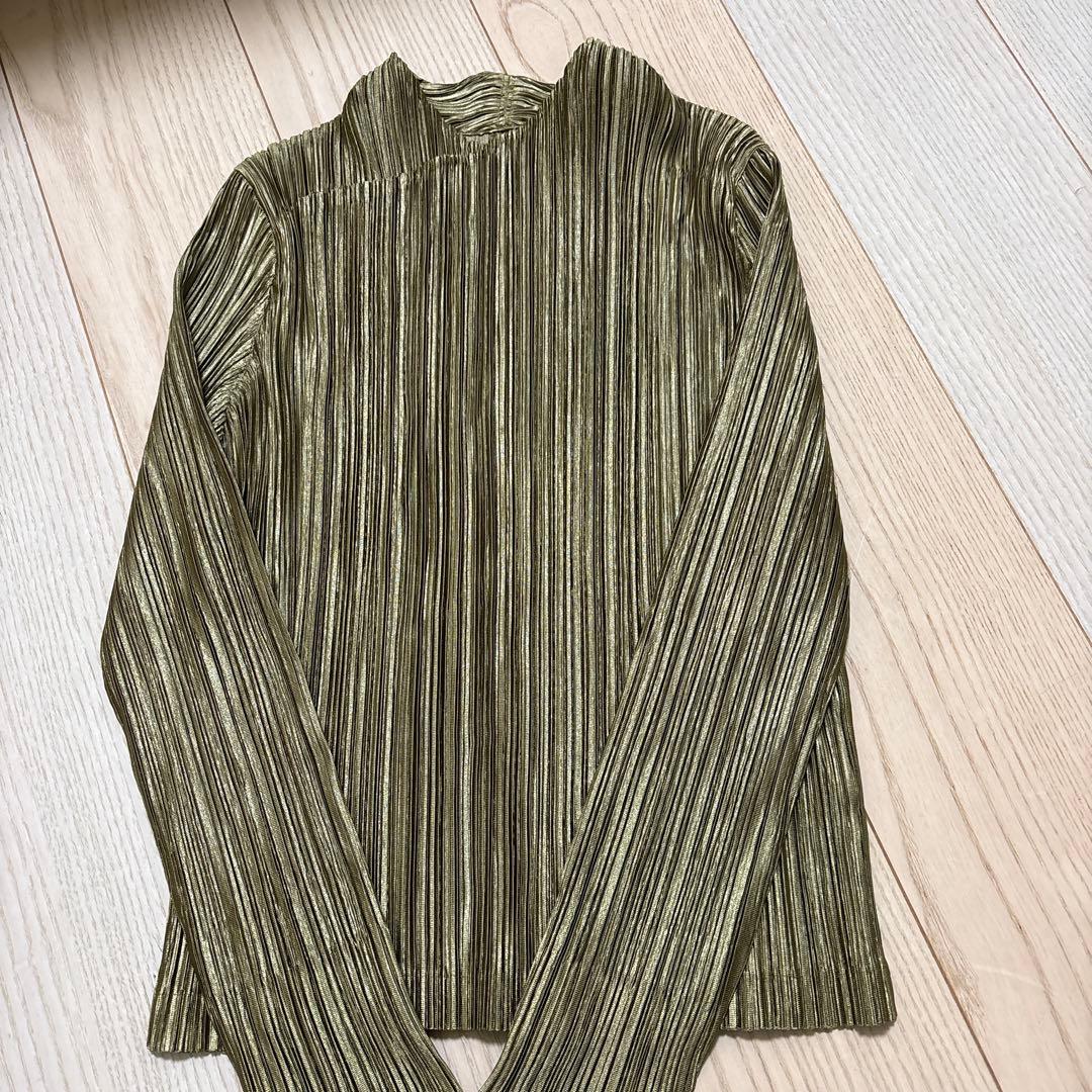 【プリーツプリーズ】オリーブグリーン長袖トップス
