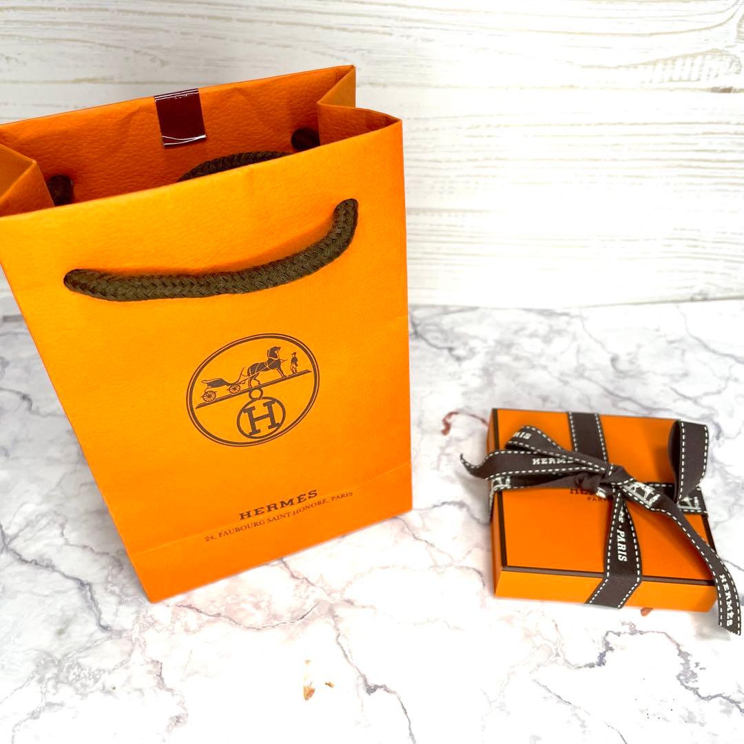 値下 新品未使用　HERMES POUDRE D'ORFÈVRE フェイスパウダ