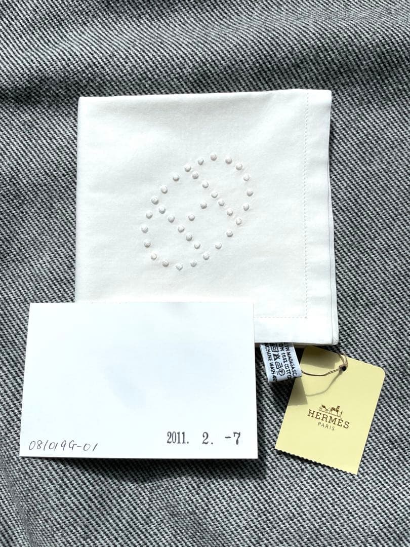 【未使用】HERMESエルメス ハンカチ Hロゴ刺繍　ホワイト　白　コットン