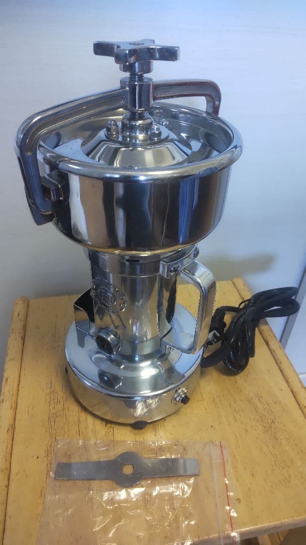 Rong Tsong粉砕機　200型