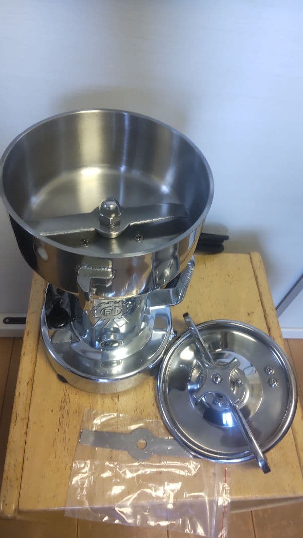 Rong Tsong粉砕機　200型