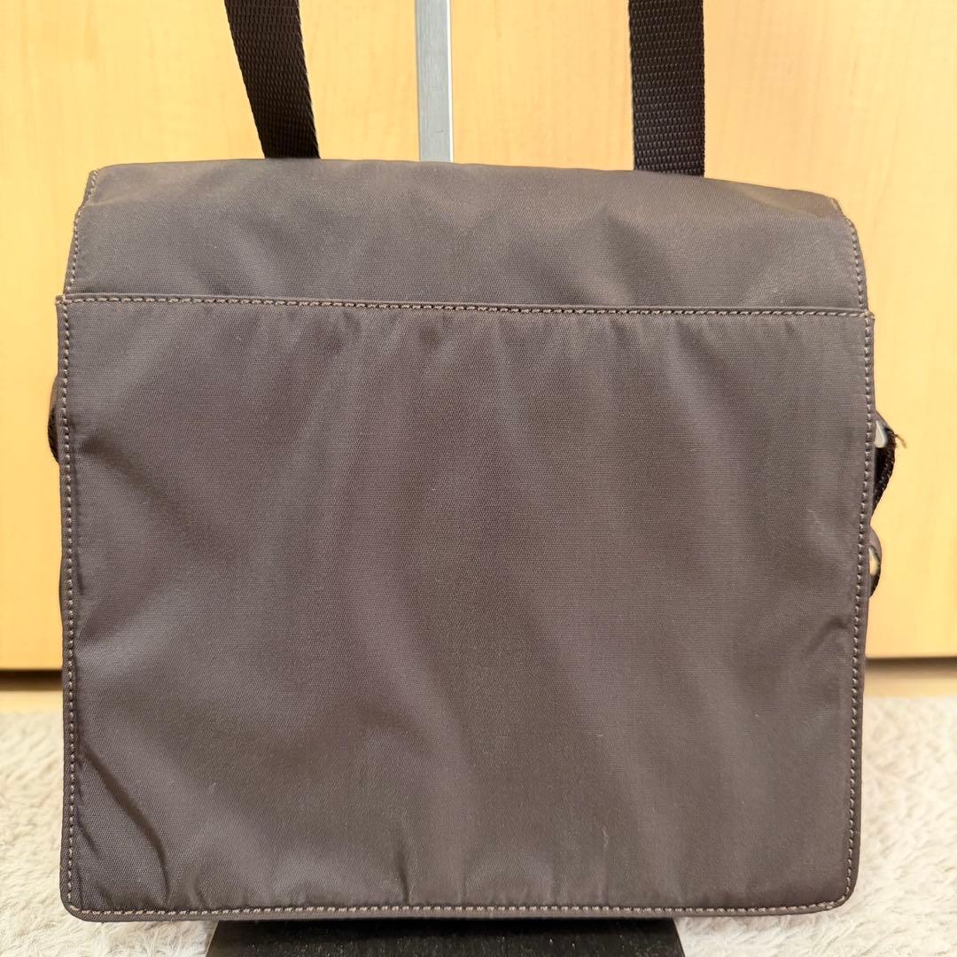美品PRADA ナイロン ショルダーバッグ ブラウン 三角ロゴ