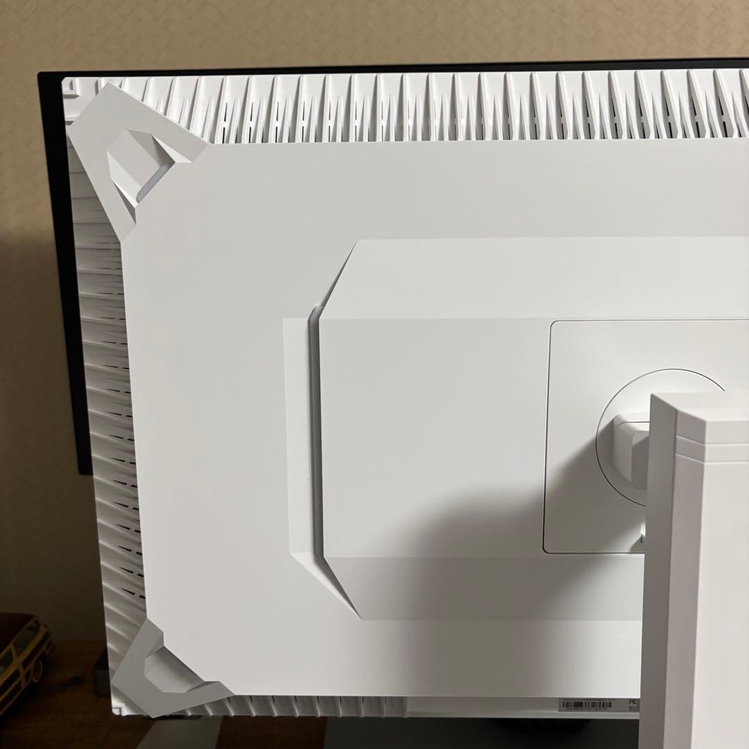 INNOCN 27M2V lite モニター　27インチ　4K UHD