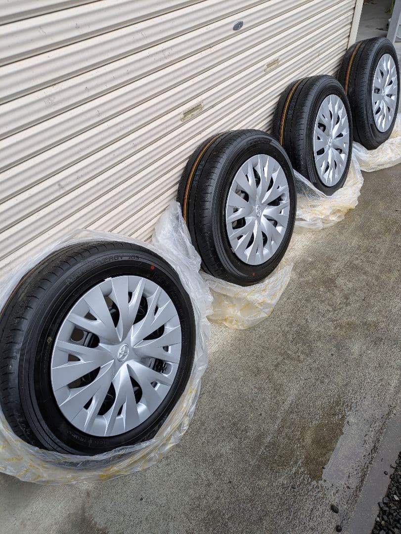 ヤリス 15インチ タイヤセット 185/60R15