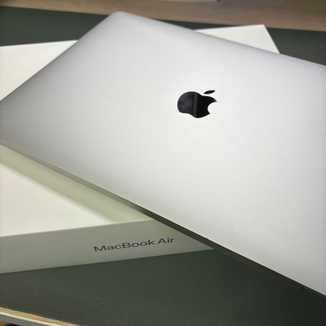 MacBook Air 13インチ M1(メモリ8GB/SSD256GB)