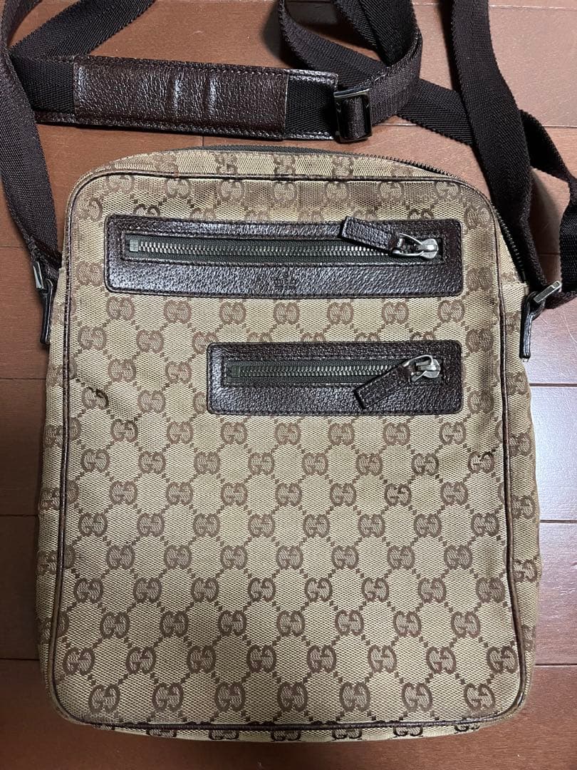 gucci ショルダーバッグ　ビンテージ　GGキャンバス