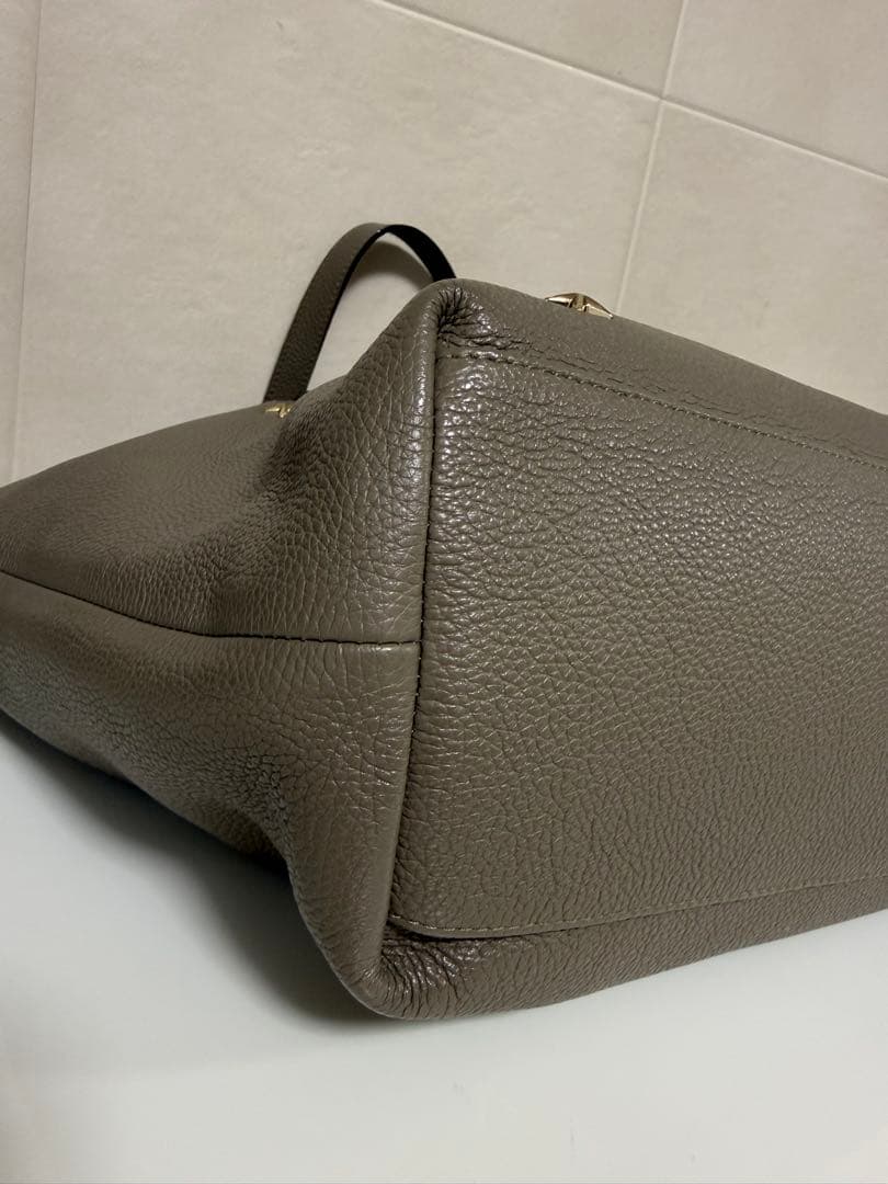 ジミーチュウ　トートバッグ