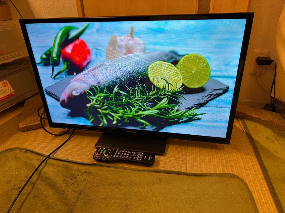 Panasonic　パナソニック 32型 テレビ TH-32J300HT 22年
