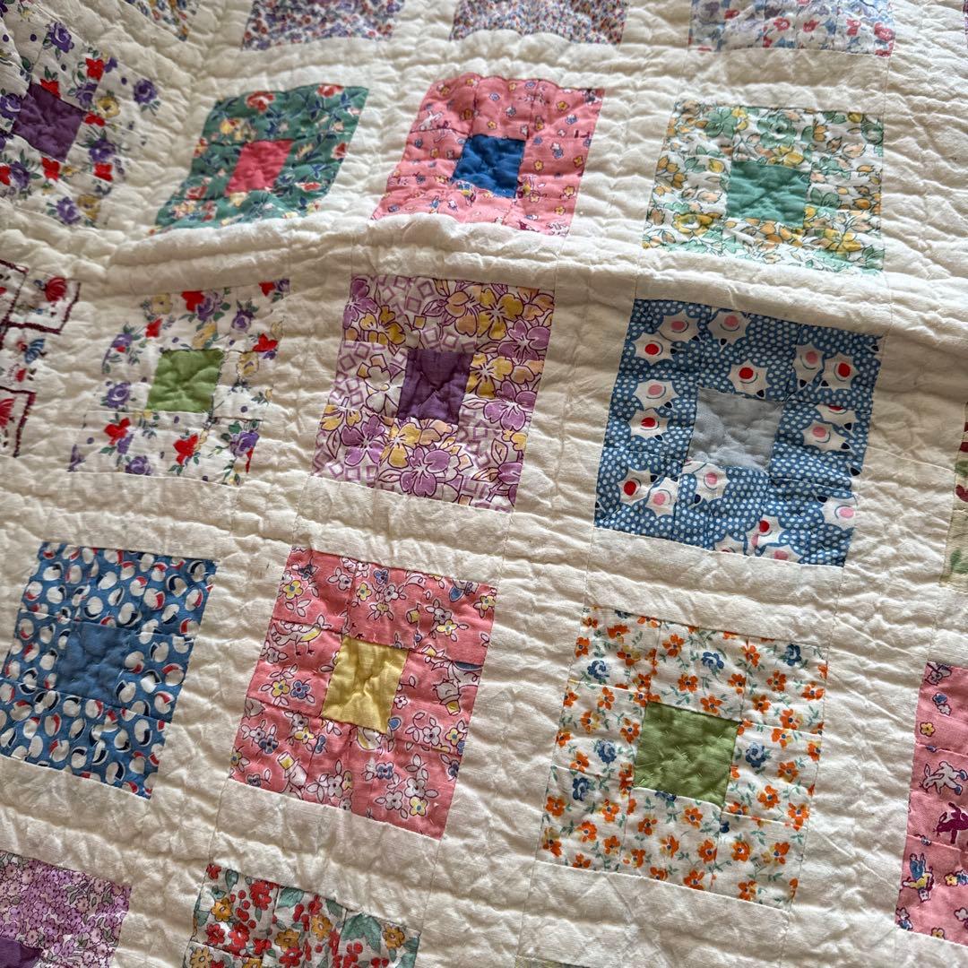 アンティークキルト パステルフラワーが可愛いナインパッチ クリブキルト