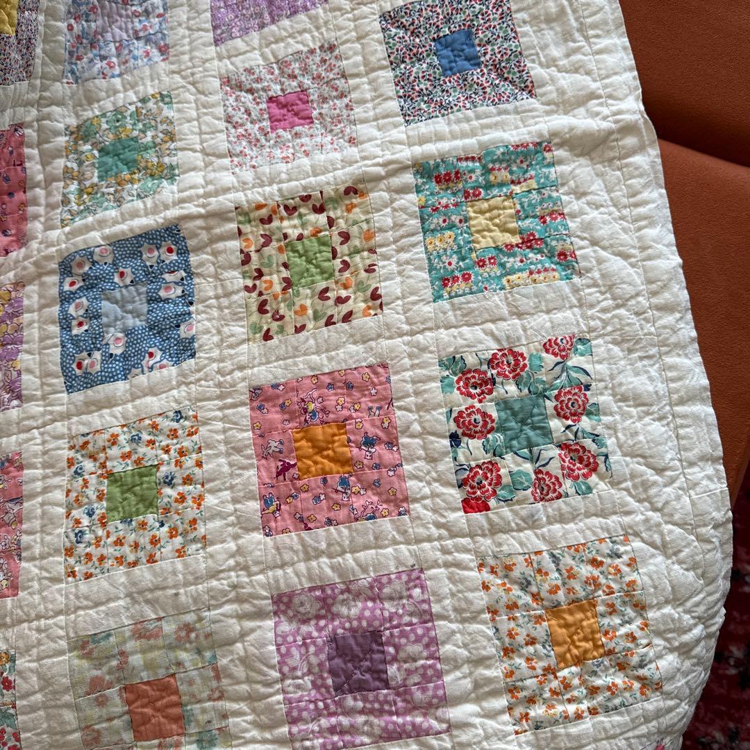 アンティークキルト パステルフラワーが可愛いナインパッチ クリブキルト