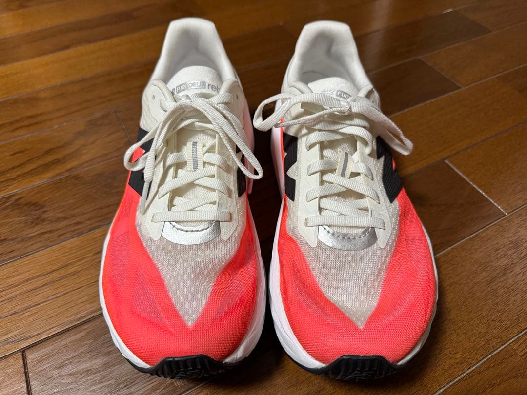 ニューバランス　FuelCell Rebel v5 26㎝